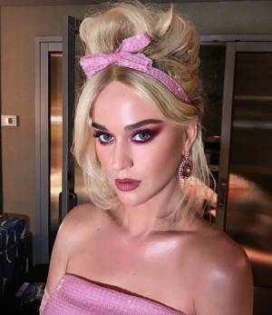 Katy Perry: il colore naturale dei suoi capelli